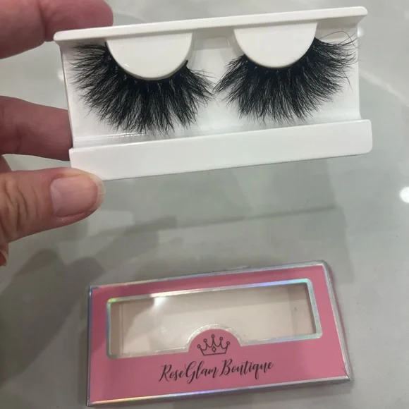 False Eyelashes Set - Picture 2 of 12